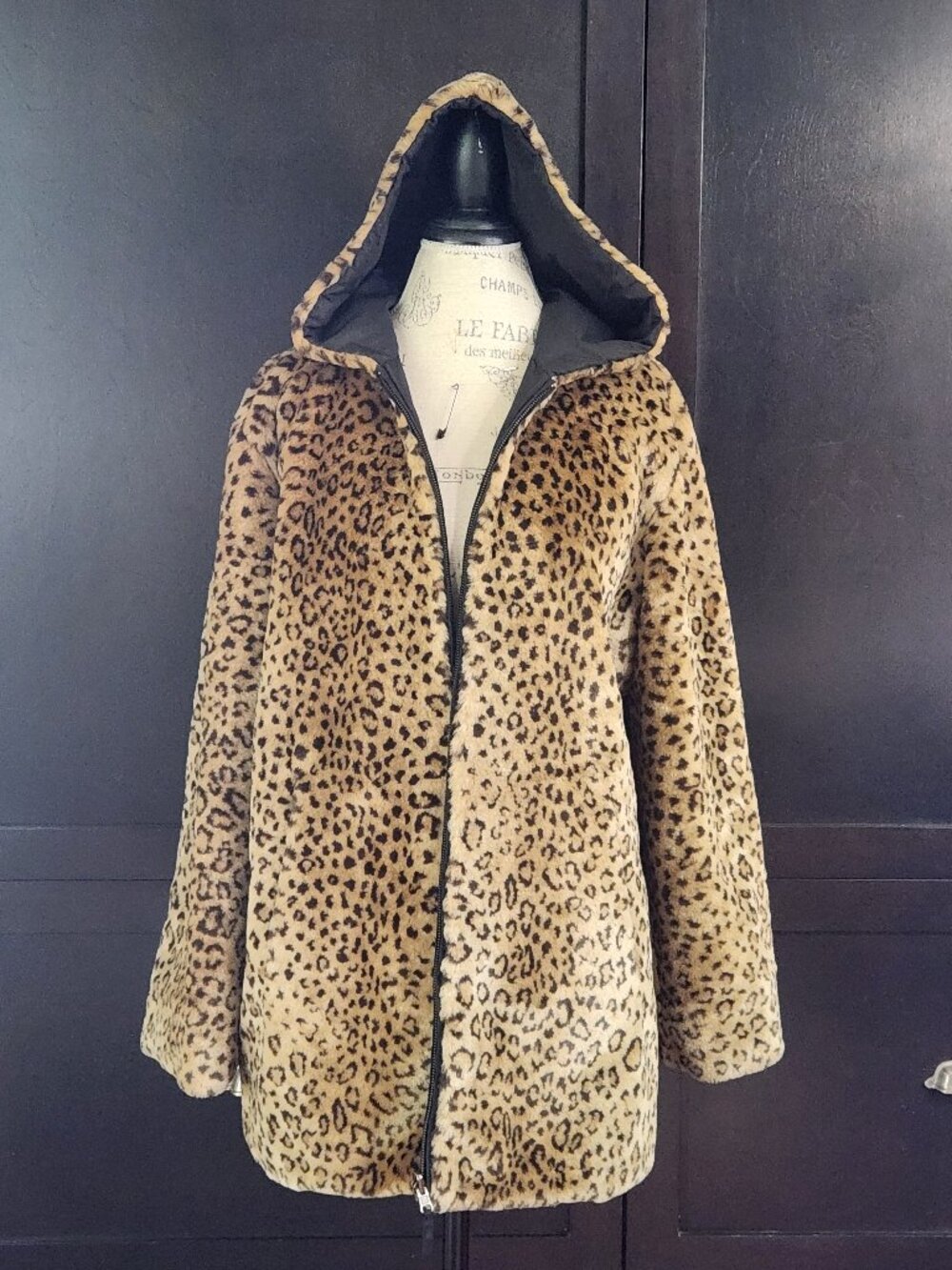 1 Madison Luxe Reversible Hooded Leopard Faux Fur/Black Rain Coat Size Large